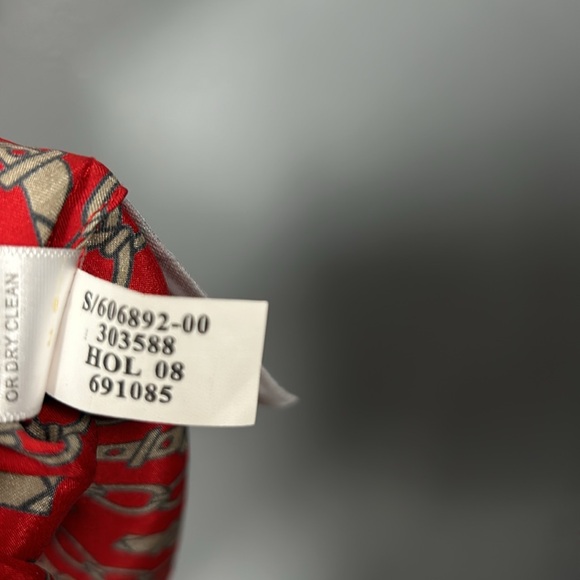 BANANA REPUBLIC Women’s Red Silver Chain silk blouse with front tie M vtg - Picture 12 of 13